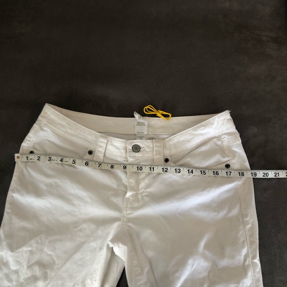 London Jean white jeans. Boot cut. Preowned. - Picture 16 of 16